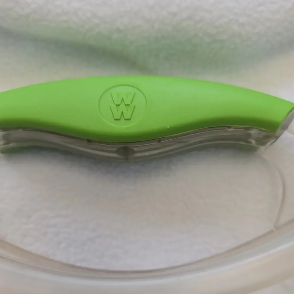 WW Weight Watchers Hand Held Chopper Mincer Comfort Grip - Plastic
